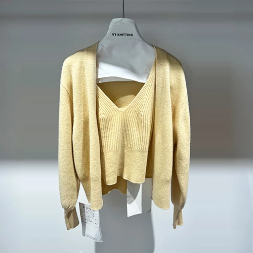Set top și cardigan tricotat din două piese