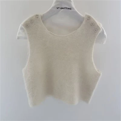 Sunt pantalonii scurți din tricot cu talie medie potriviti pentru ocaziile fo...