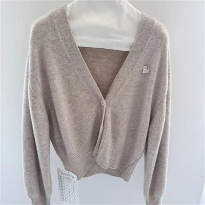 Topuri de designer decupate