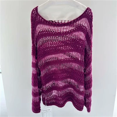 Care este textura pantalonilor scurți din tricot moale?