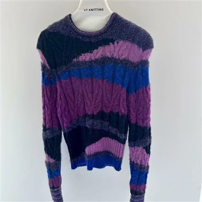 Sunt pantalonii scurți din tricot moale potriviți pentru o petrecere de absol...